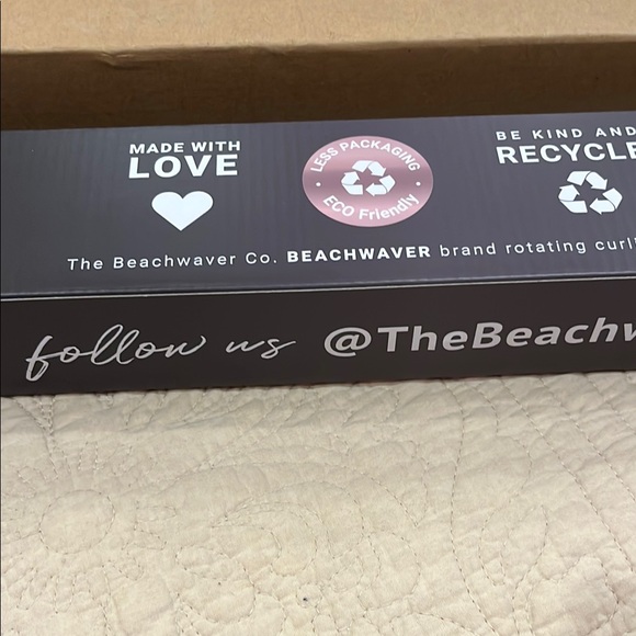 The Beachwaver Co Black Hair Tool - Picture 2 of 3